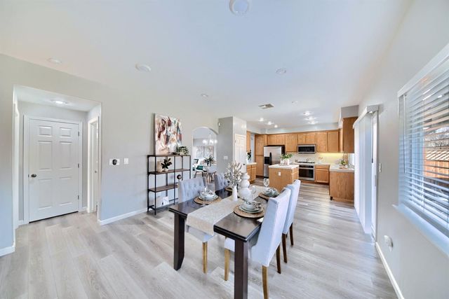 1176 Junction Dr, Manteca, CA 95337