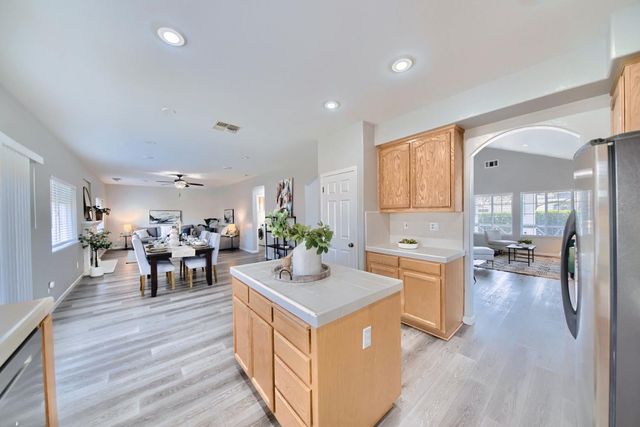 1176 Junction Dr, Manteca, CA 95337