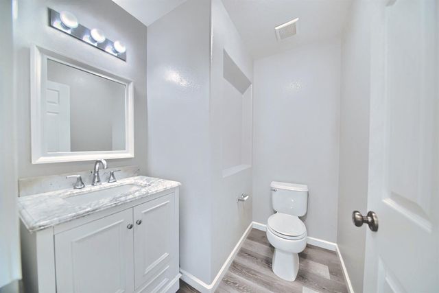 1176 Junction Dr, Manteca, CA 95337