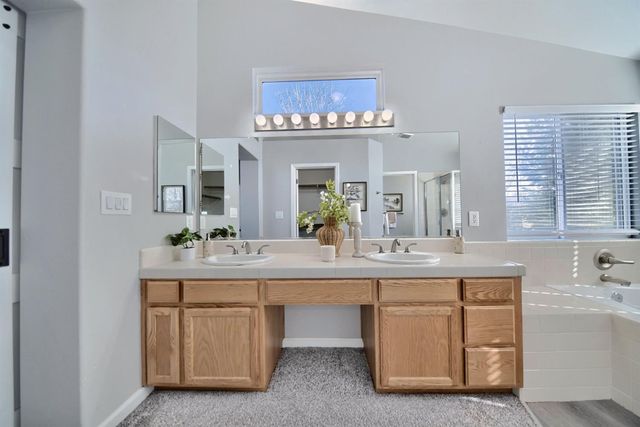 1176 Junction Dr, Manteca, CA 95337