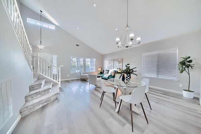 1176 Junction Dr, Manteca, CA 95337