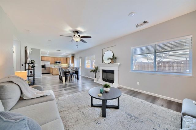 1176 Junction Dr, Manteca, CA 95337