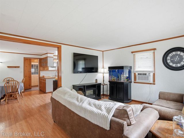 918 Columbia Street, Algonac, MI 48001