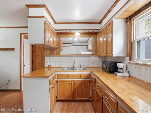 918 Columbia Street, Algonac, MI 48001