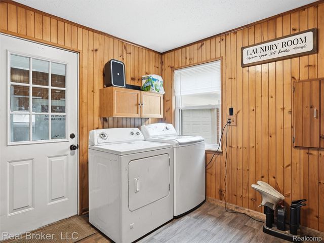 918 Columbia Street, Algonac, MI 48001
