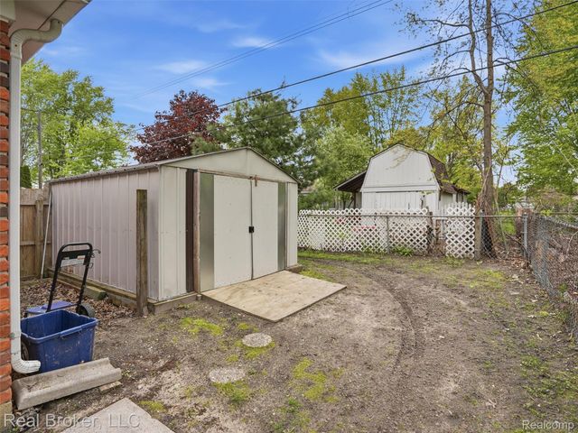 918 Columbia Street, Algonac, MI 48001