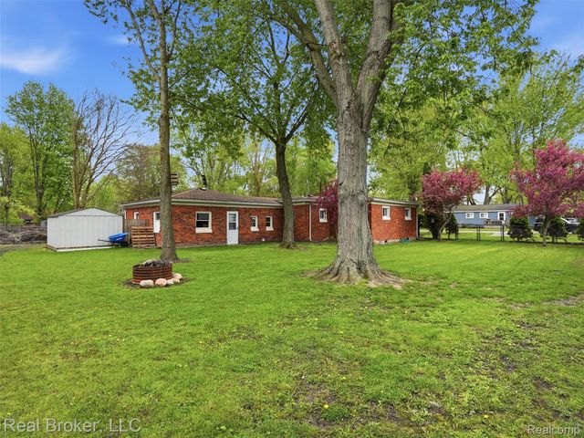918 Columbia Street, Algonac, MI 48001