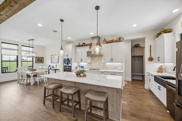 10493 Fm 1371, Chappell Hill, TX 77426