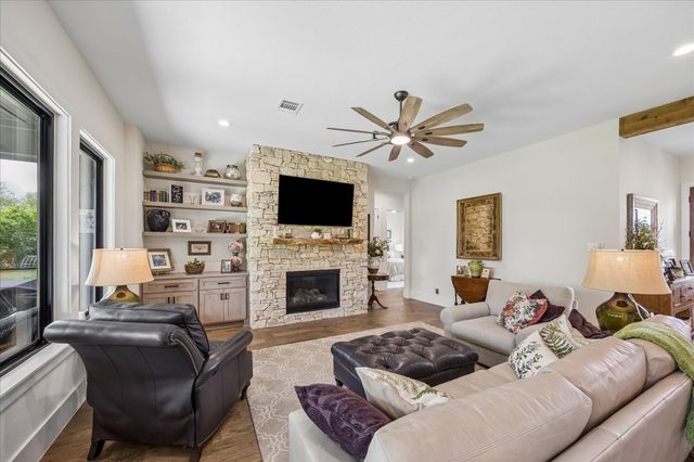 10493 Fm 1371, Chappell Hill, TX 77426