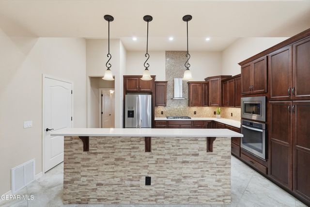 470 FORTENBERRY Place, El Paso, TX 79928