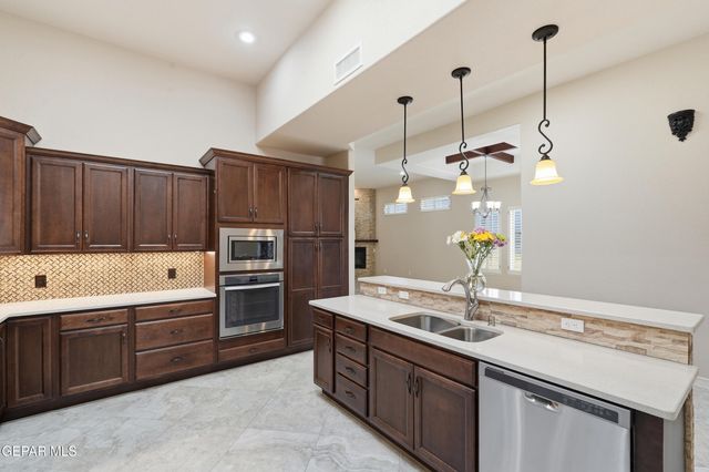470 FORTENBERRY Place, El Paso, TX 79928