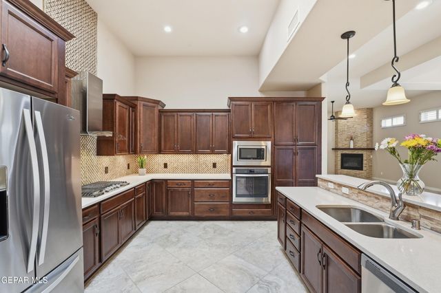 470 FORTENBERRY Place, El Paso, TX 79928