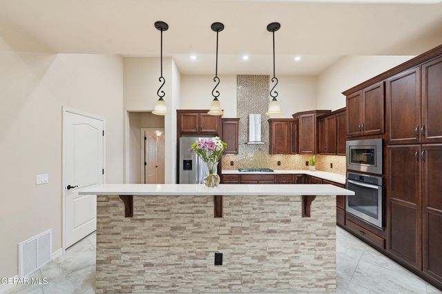 470 FORTENBERRY Place, El Paso, TX 79928
