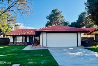 2730 W Avenue K4, Lancaster, CA 93536