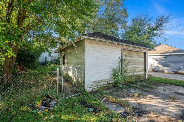 127 E Victoria Street, South Bend, IN 46613