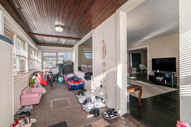 127 E Victoria Street, South Bend, IN 46613