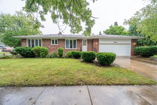16407 Woodlawn Avenue E, South Holland, IL 60473