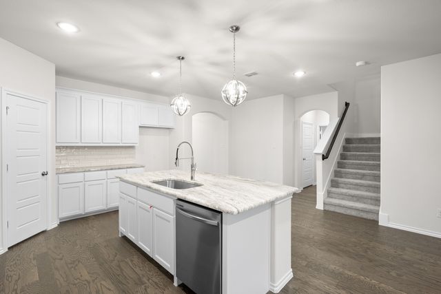 7736 Gatevine Avenue, Joshua, TX 76058