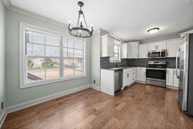 1132 Ivy Brook Way, Clarksville, TN 37043