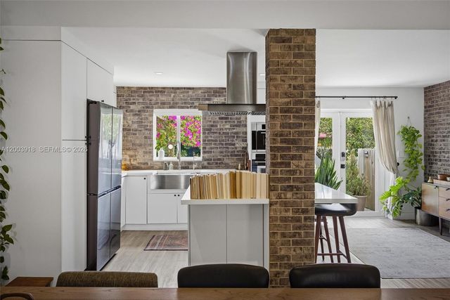 565 South Dr, Miami Springs, FL 33166