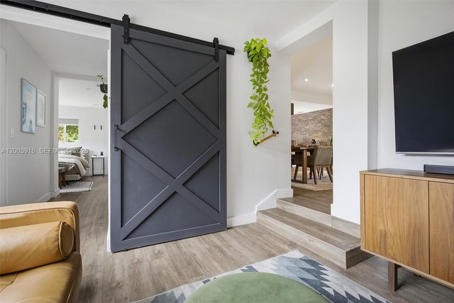 565 South Dr, Miami Springs, FL 33166