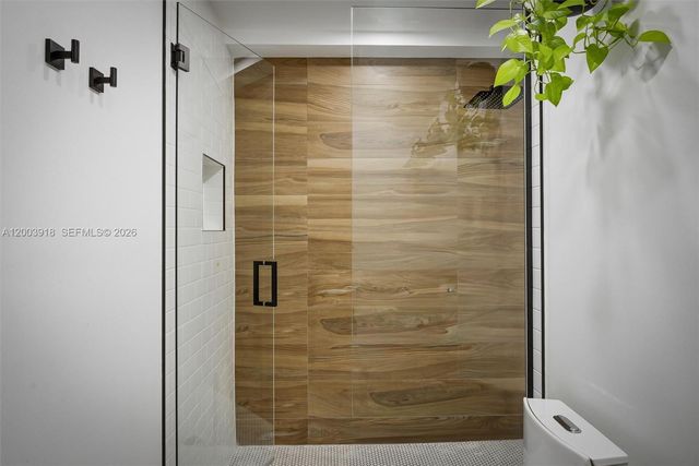 565 South Dr, Miami Springs, FL 33166