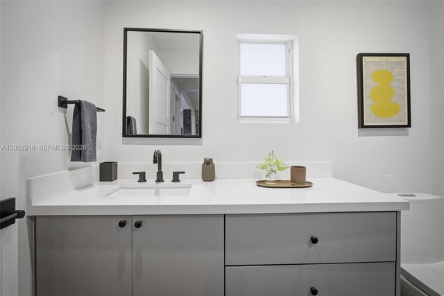 565 South Dr, Miami Springs, FL 33166