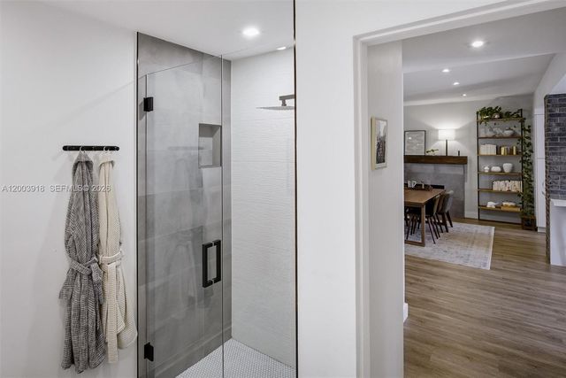 565 South Dr, Miami Springs, FL 33166