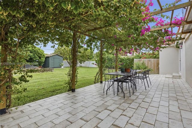 565 South Dr, Miami Springs, FL 33166