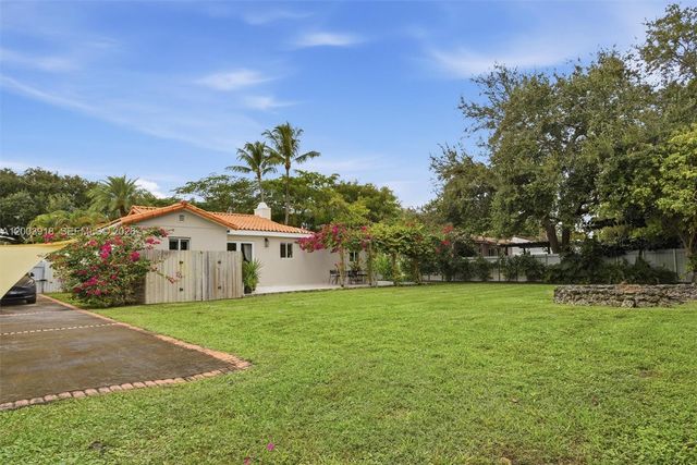 565 South Dr, Miami Springs, FL 33166