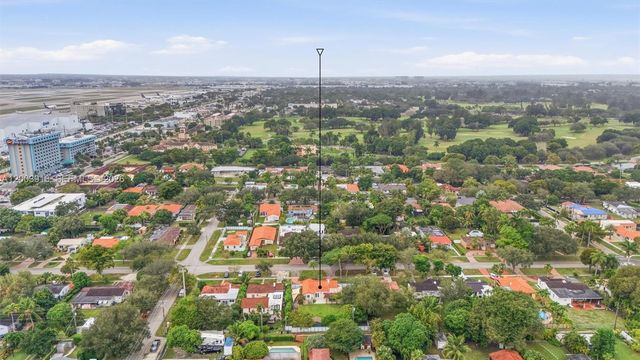 565 South Dr, Miami Springs, FL 33166