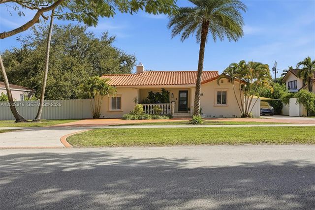 565 South Dr, Miami Springs, FL 33166