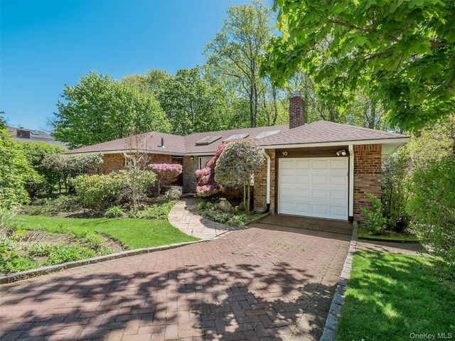 10 Jeannette Drive, Port Washington, NY 11050