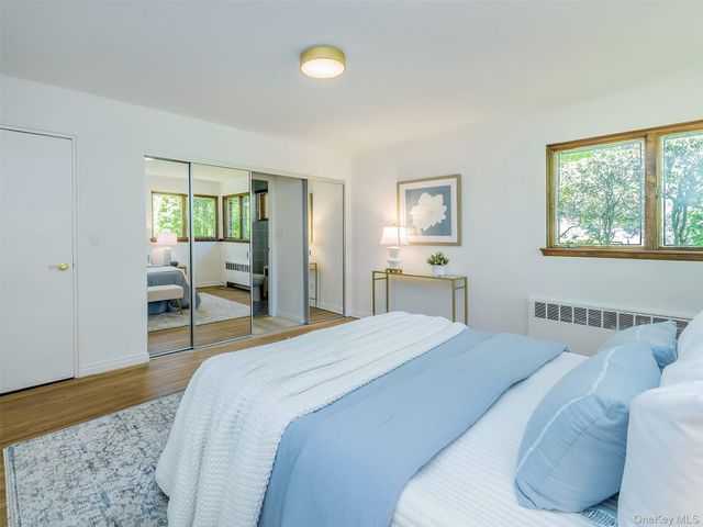 10 Jeannette Drive, Port Washington, NY 11050