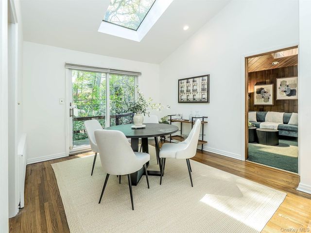 10 Jeannette Drive, Port Washington, NY 11050