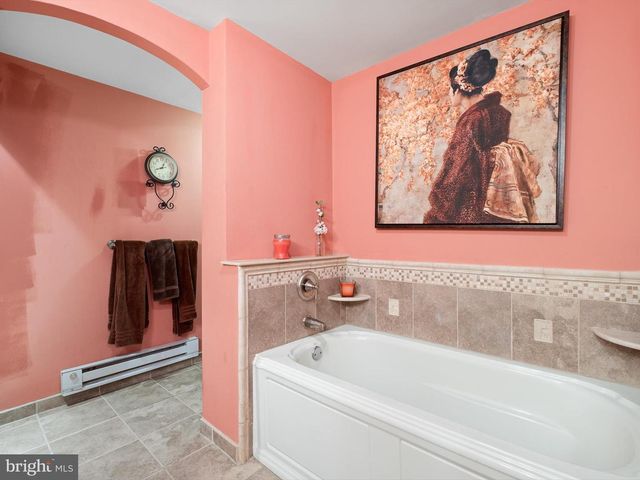 9 GRUBBS LANDING RD, Claymont, DE 19703