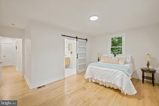 700 HILTON AVE, Baltimore, MD 21228