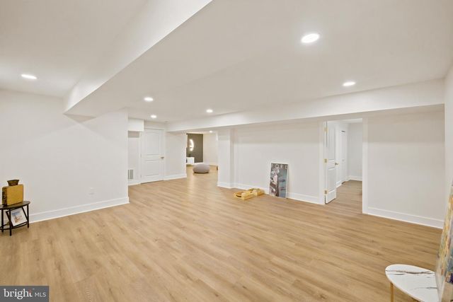 700 HILTON AVE, Baltimore, MD 21228