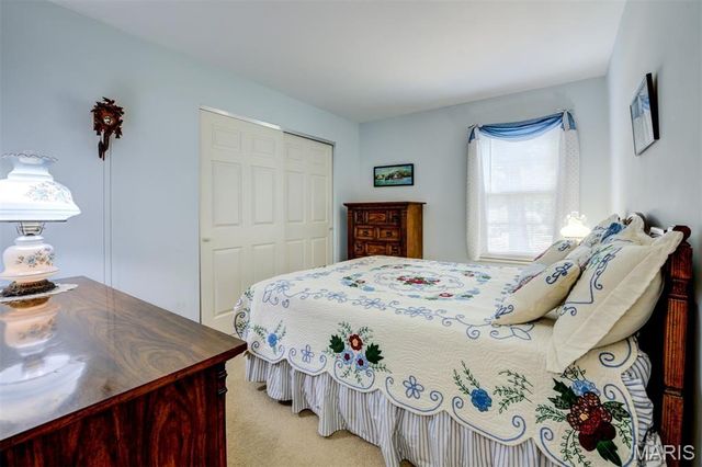 5 Aken Court, St Peters, MO 63376