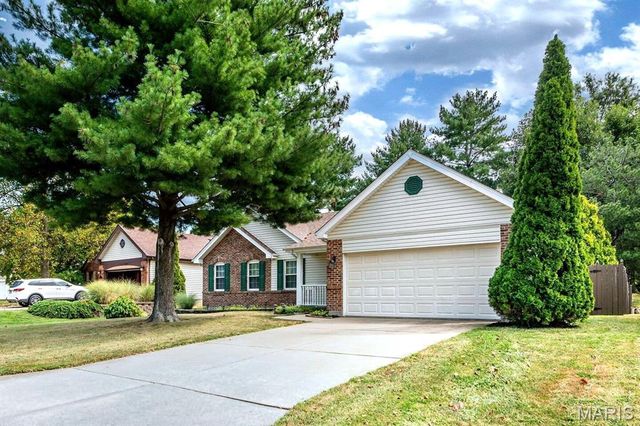 5 Aken Court, St Peters, MO 63376