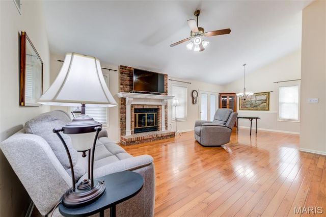 5 Aken Court, St Peters, MO 63376
