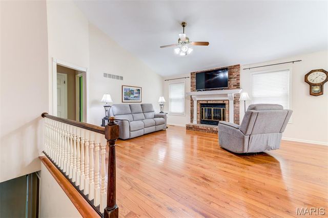 5 Aken Court, St Peters, MO 63376