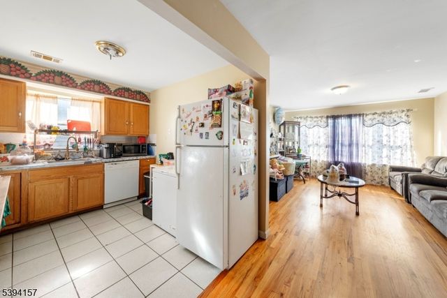 1073 Bond St, Elizabeth City, NJ 07201