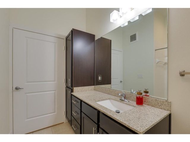 2400 Louis Henna BLVD 301, Round Rock, TX 78664