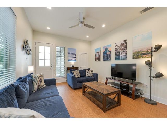 2400 Louis Henna BLVD 301, Round Rock, TX 78664