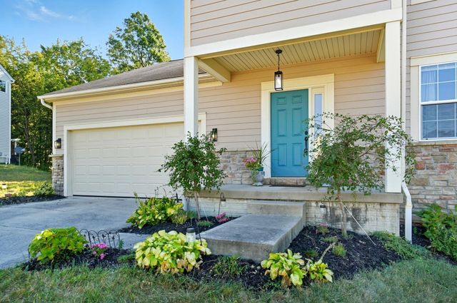 322 Weatherburn Drive, Pataskala, OH 43062