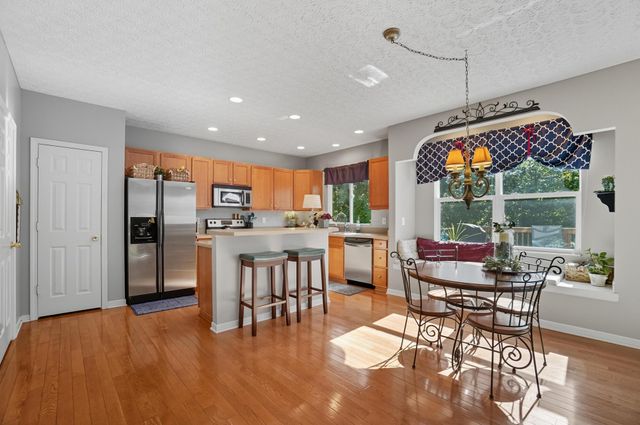 322 Weatherburn Drive, Pataskala, OH 43062