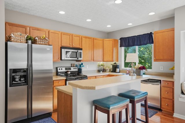 322 Weatherburn Drive, Pataskala, OH 43062