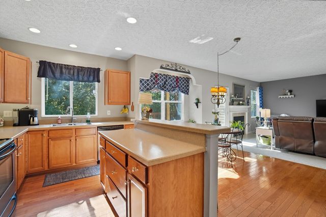 322 Weatherburn Drive, Pataskala, OH 43062