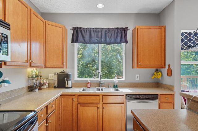 322 Weatherburn Drive, Pataskala, OH 43062